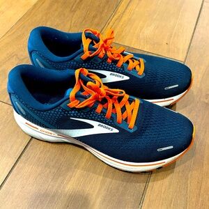 Brooks Ghost size 8 Men’s running shoe. Worn 5x.